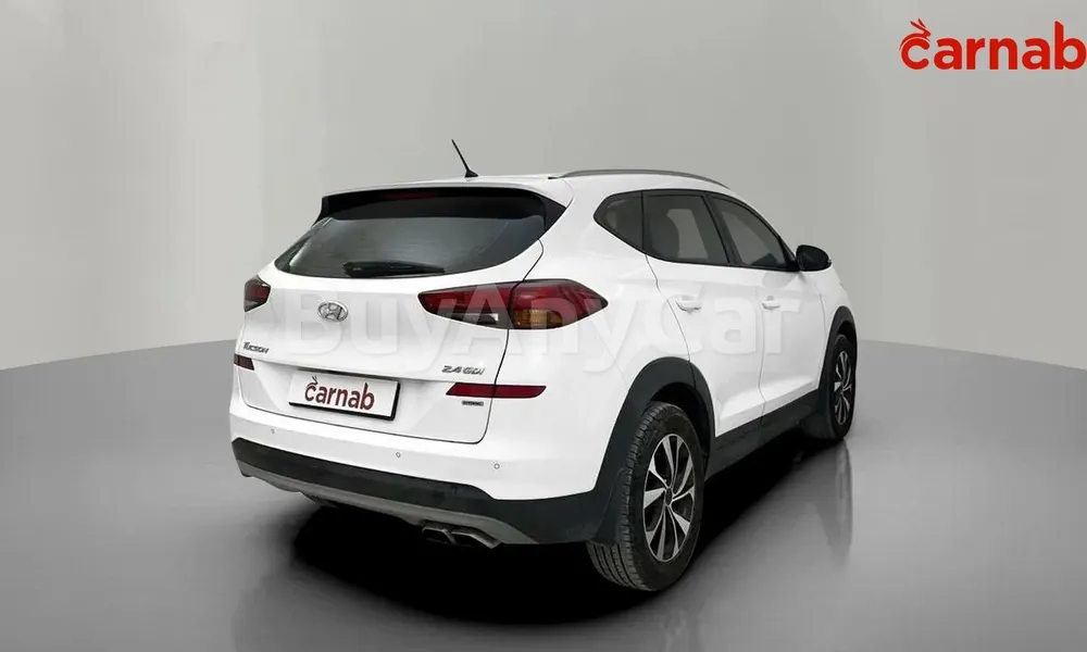Vehicle photo 9
