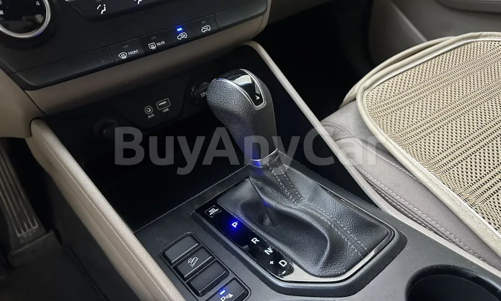 Vehicle photo 10