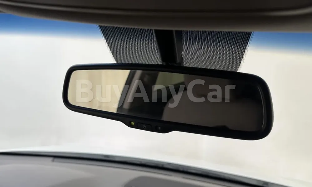 Vehicle photo 12