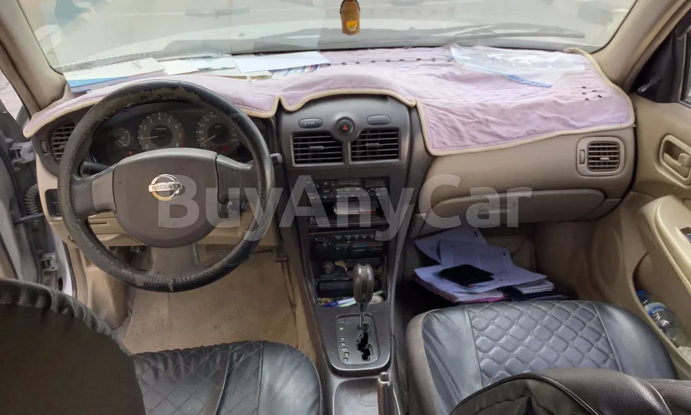 Vehicle photo 8