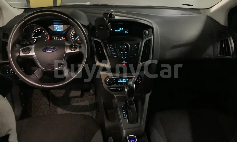 Vehicle photo 7