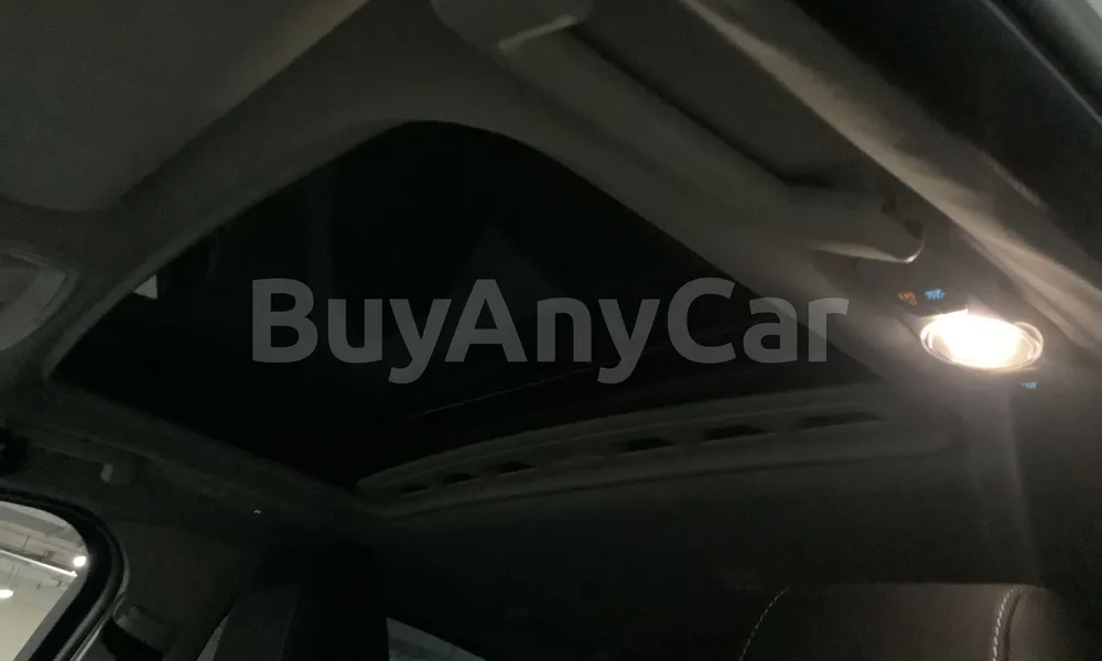 Vehicle photo 9