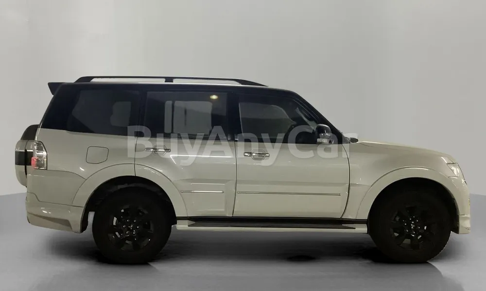 Vehicle photo 4