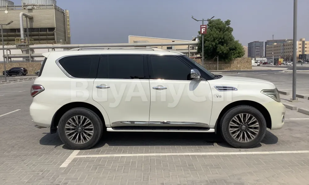 Vehicle photo 3