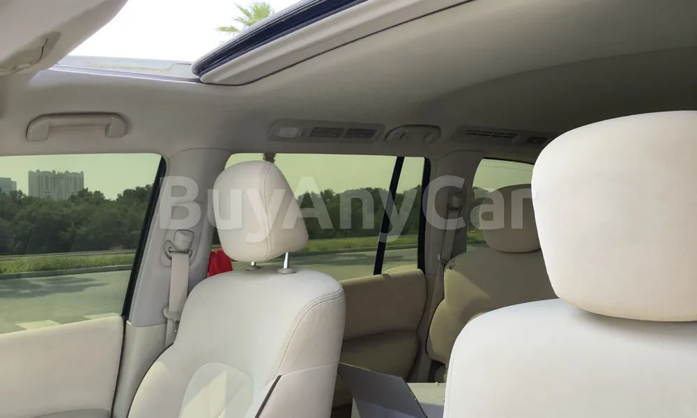 Vehicle photo 9