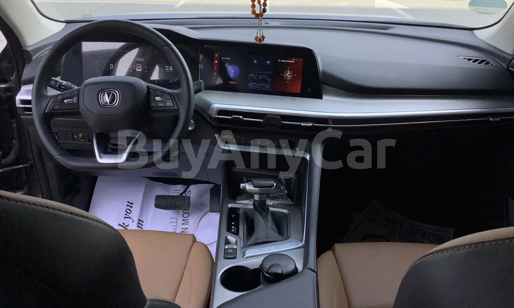 Vehicle photo 8