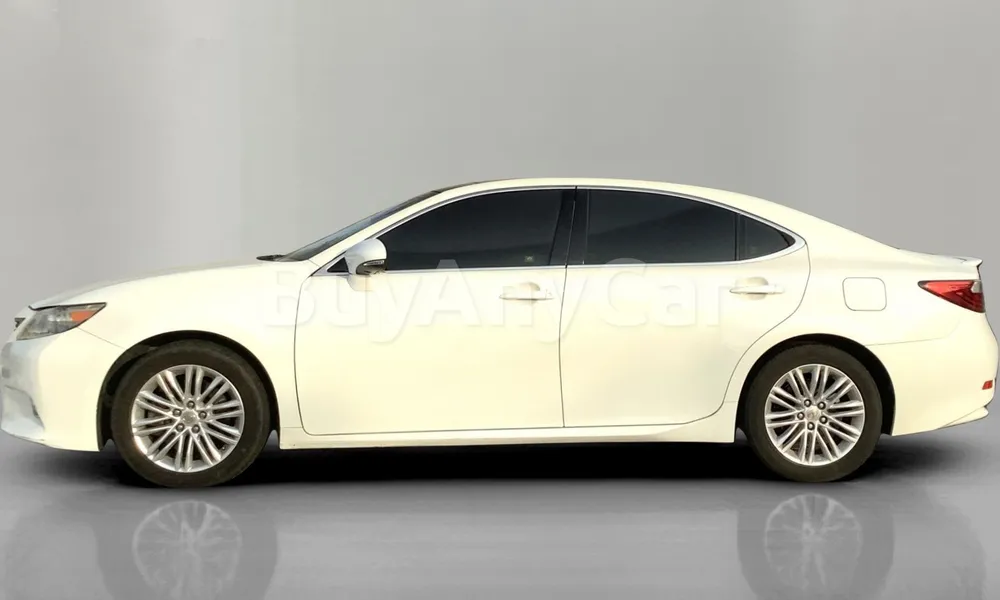 Vehicle photo 4