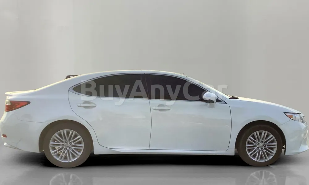 Vehicle photo 3