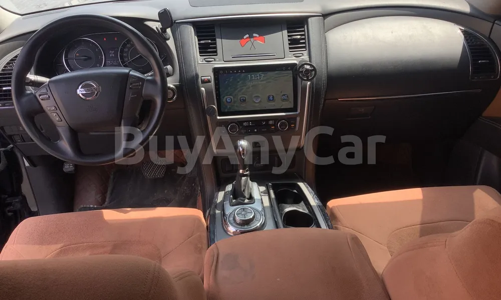 Vehicle photo 9