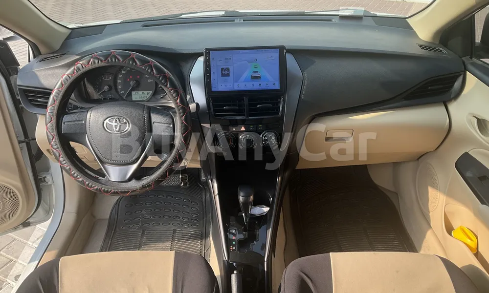 Vehicle photo 6