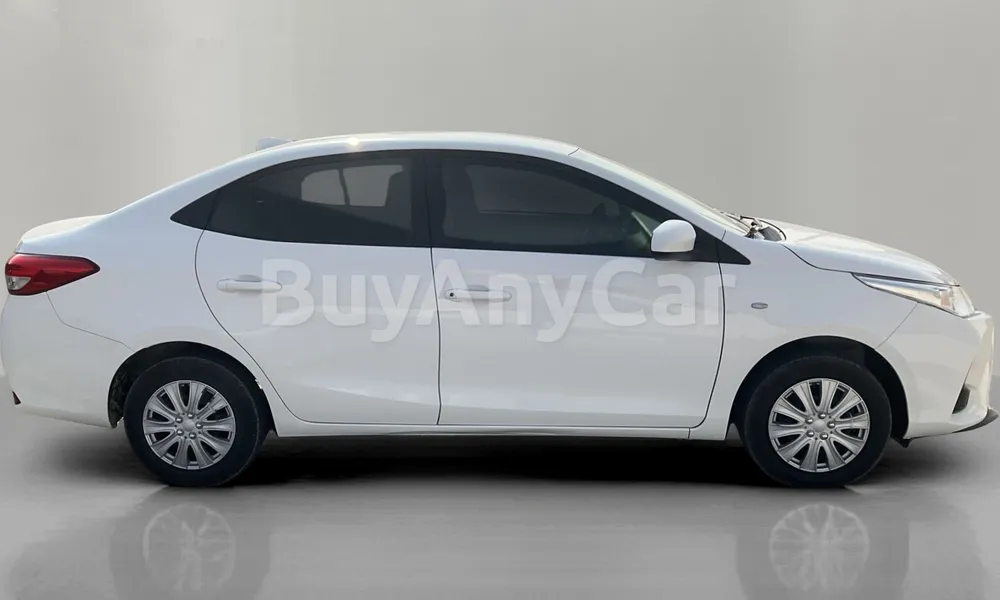 Vehicle photo 3