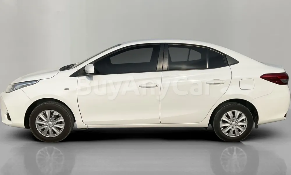 Vehicle photo 4