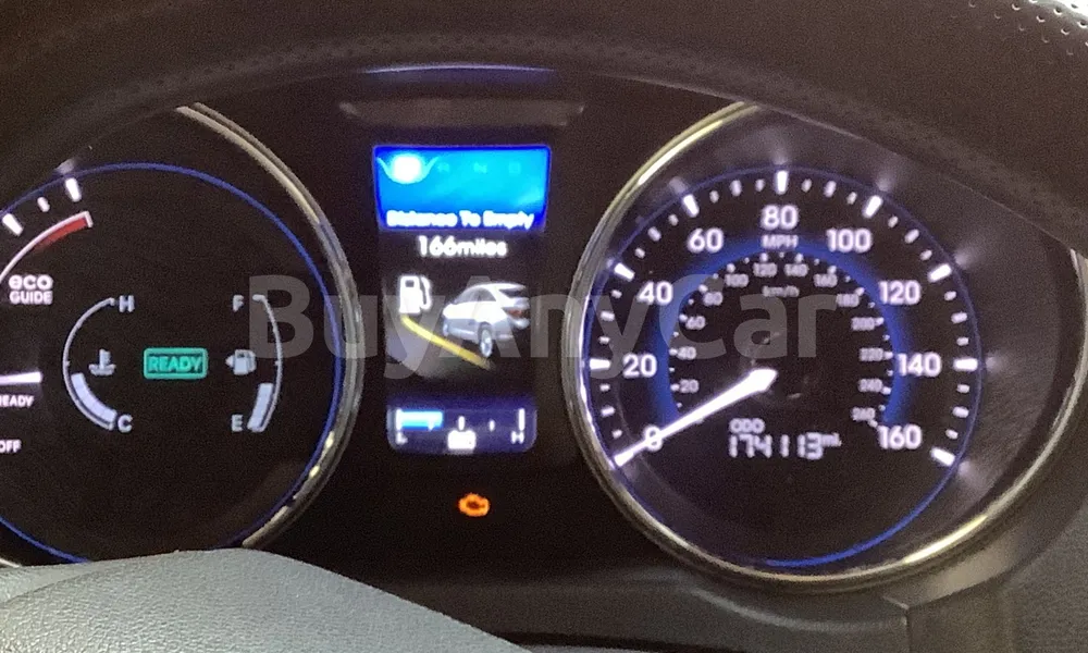 Vehicle photo 8