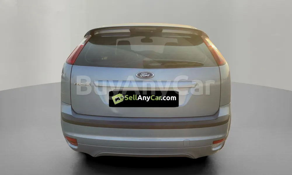 Vehicle photo 2