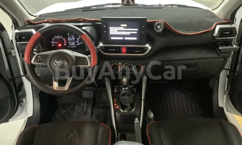 Vehicle photo 8