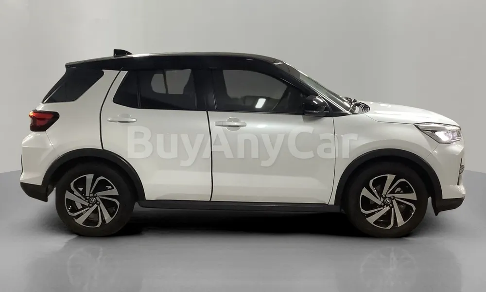 Vehicle photo 4
