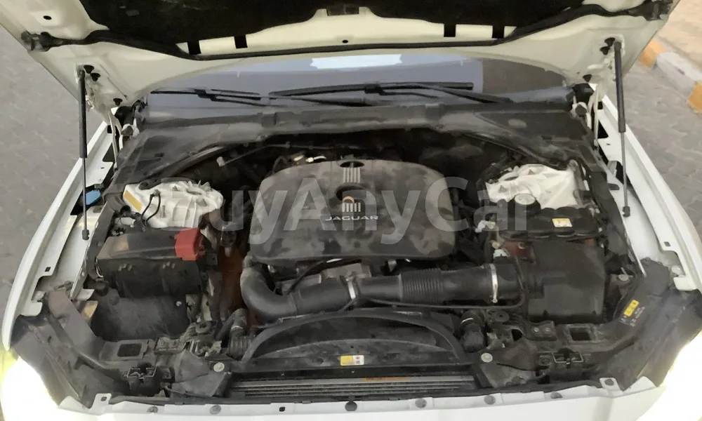 Vehicle photo 6
