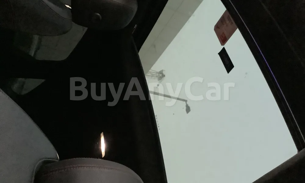 Vehicle photo 8
