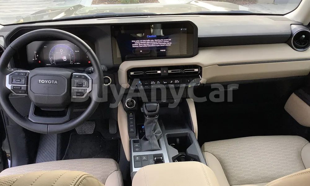 Vehicle photo 8