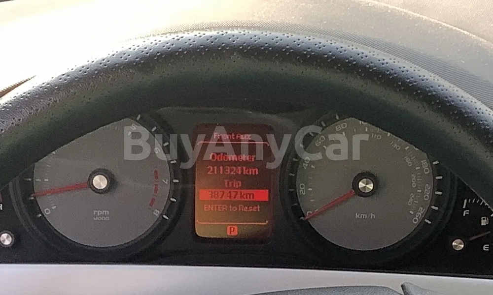 Vehicle photo 5