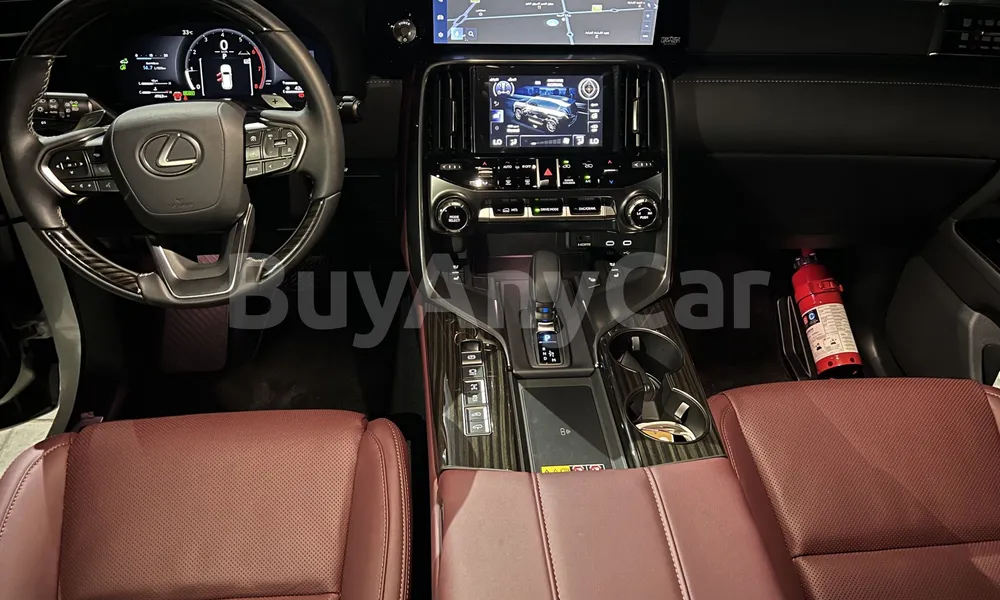 Vehicle photo 8