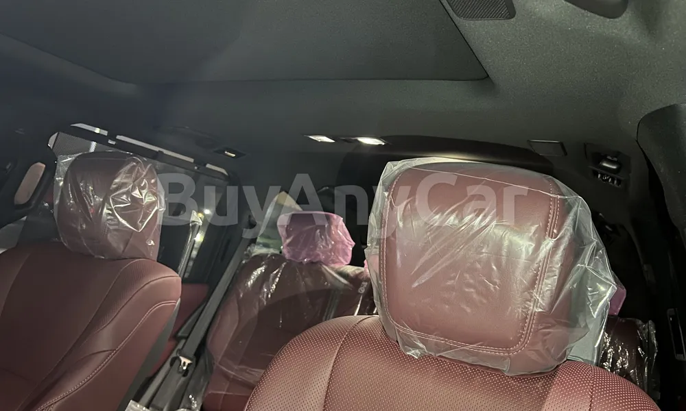 Vehicle photo 9