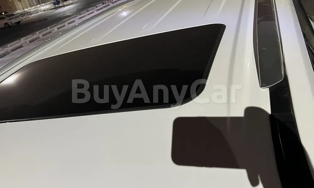 Vehicle photo 7
