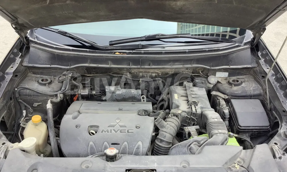 Vehicle photo 6