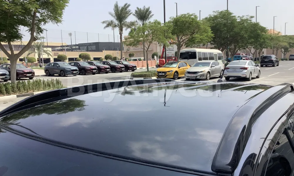 Vehicle photo 5