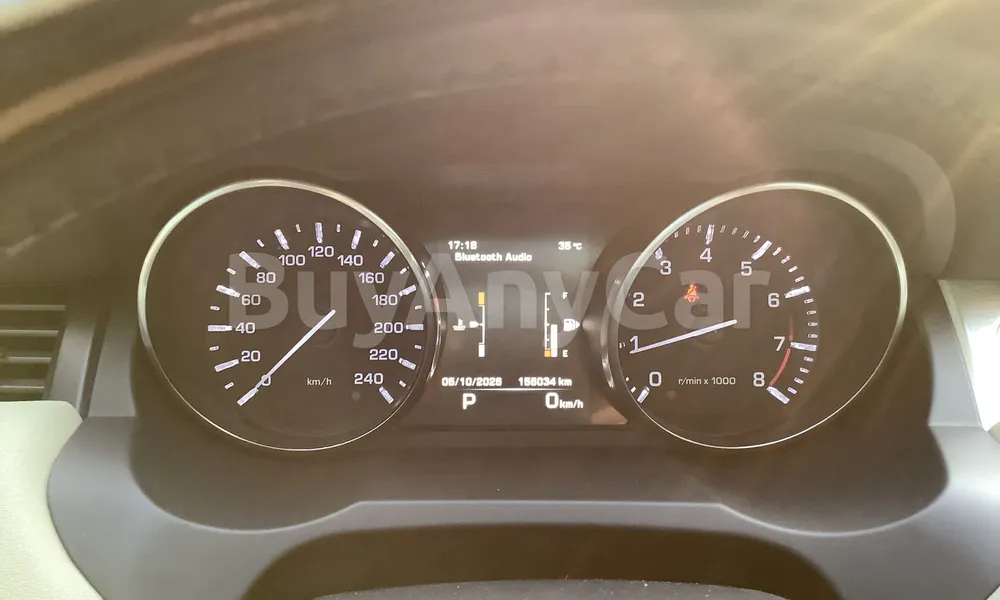 Vehicle photo 8