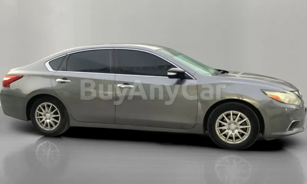 Vehicle photo 3