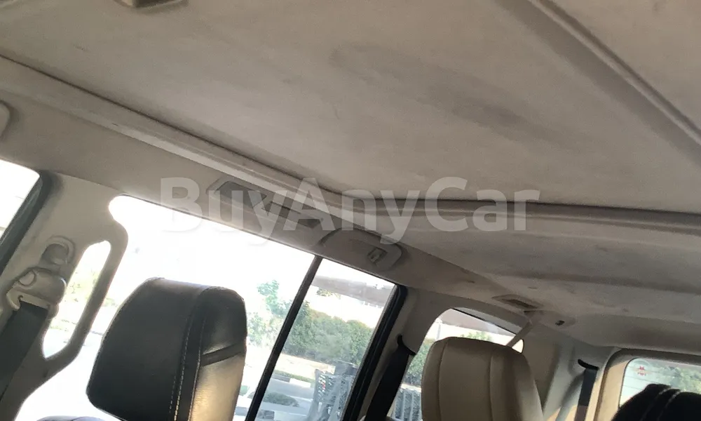 Vehicle photo 9