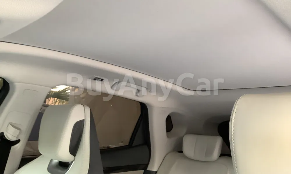 Vehicle photo 9
