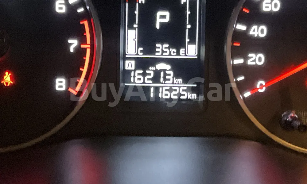 Vehicle photo 7