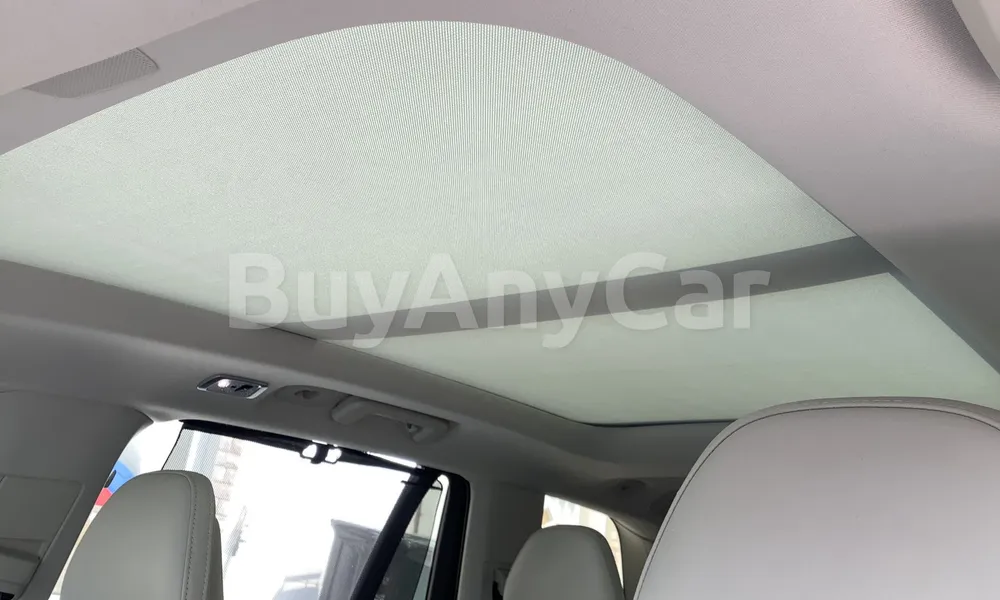 Vehicle photo 9