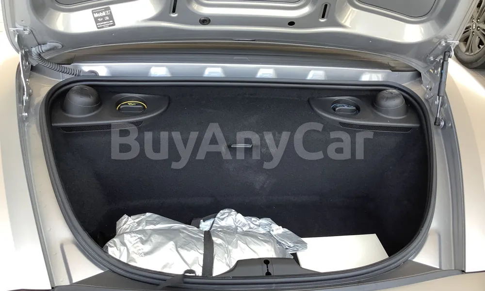 Vehicle photo 6