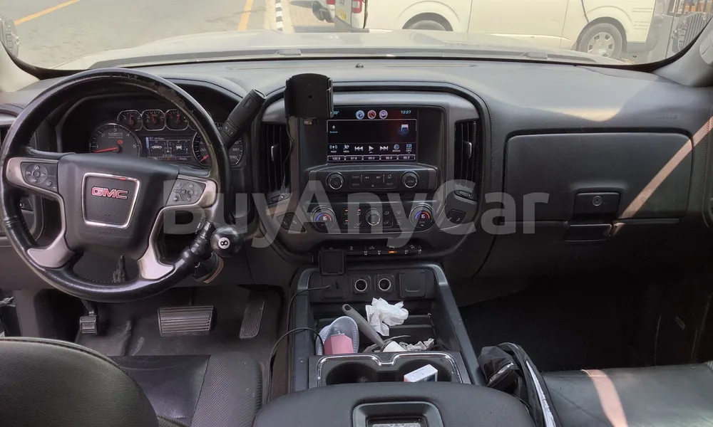 Vehicle photo 8