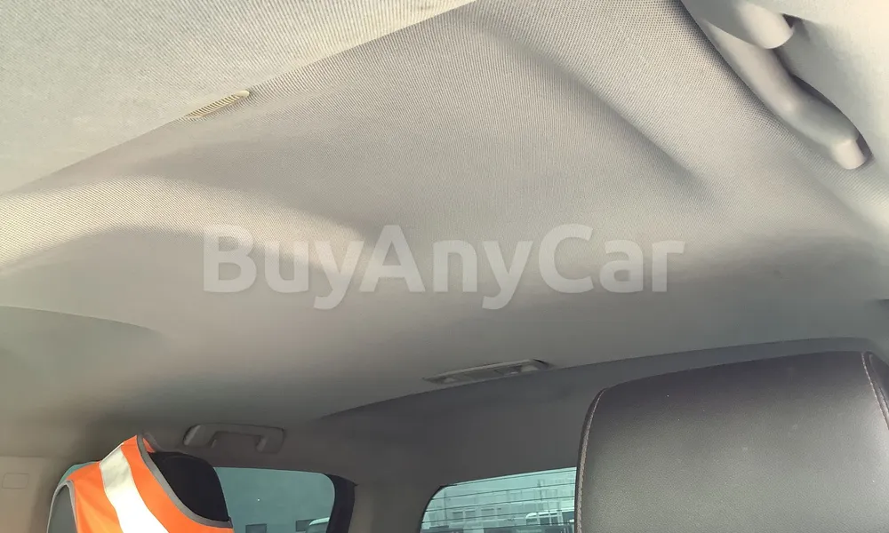 Vehicle photo 9