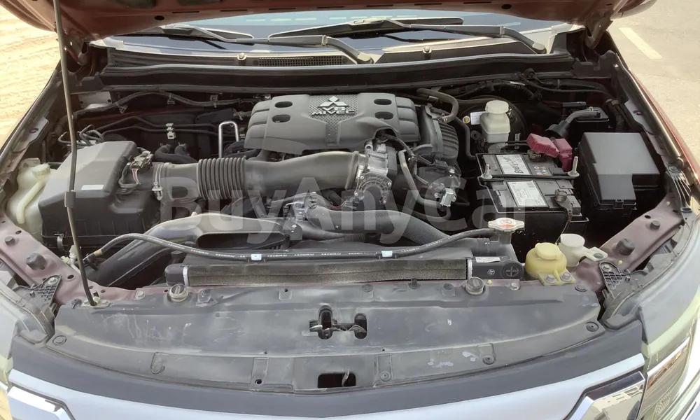 Vehicle photo 6