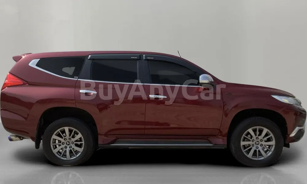 Vehicle photo 3