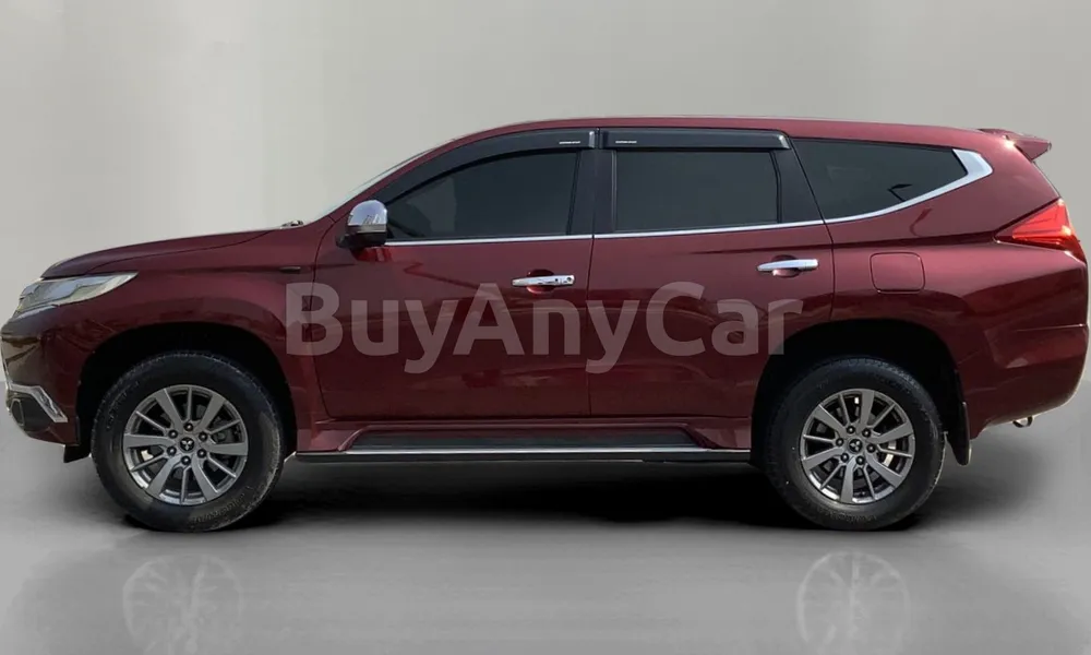 Vehicle photo 4
