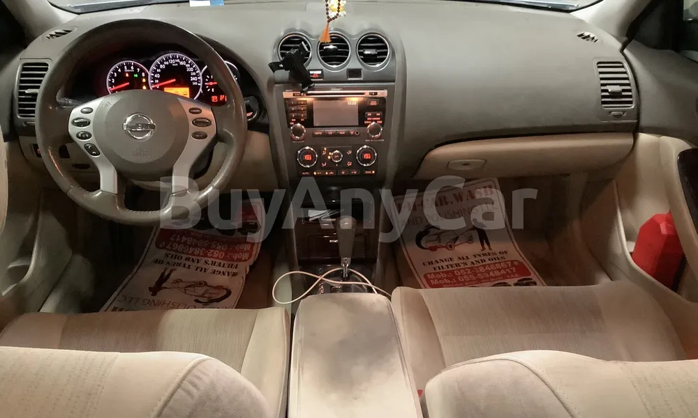 Vehicle photo 8