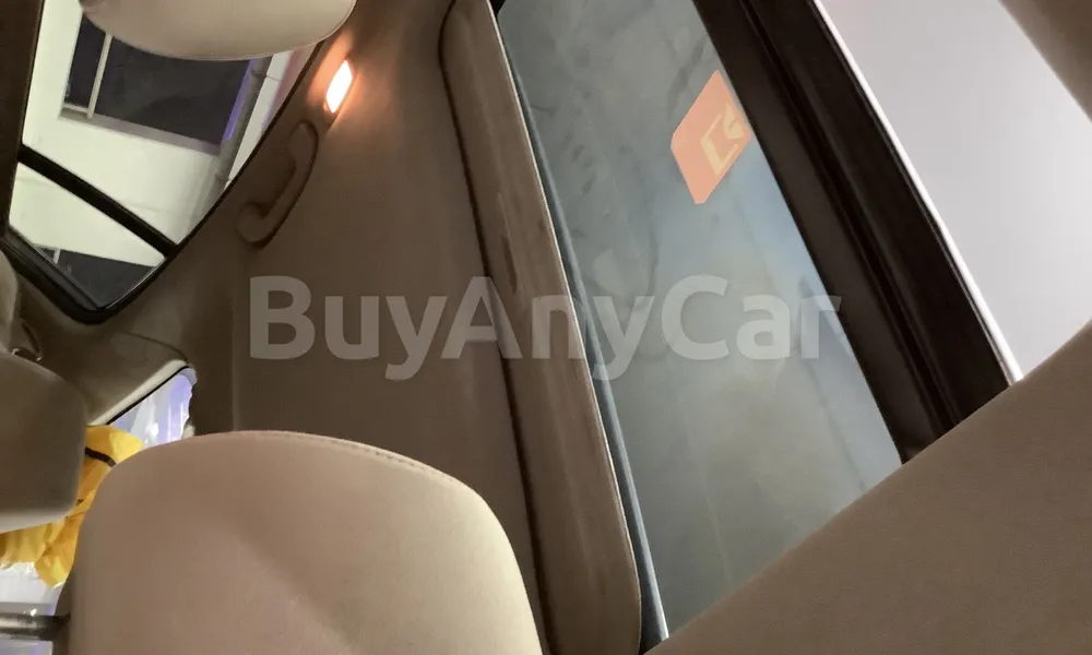 Vehicle photo 9