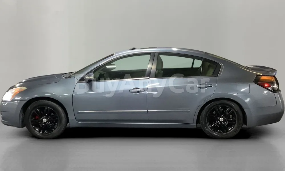 Vehicle photo 4