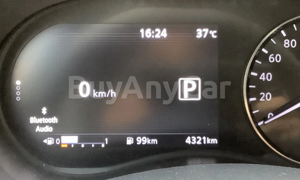 Vehicle photo 7