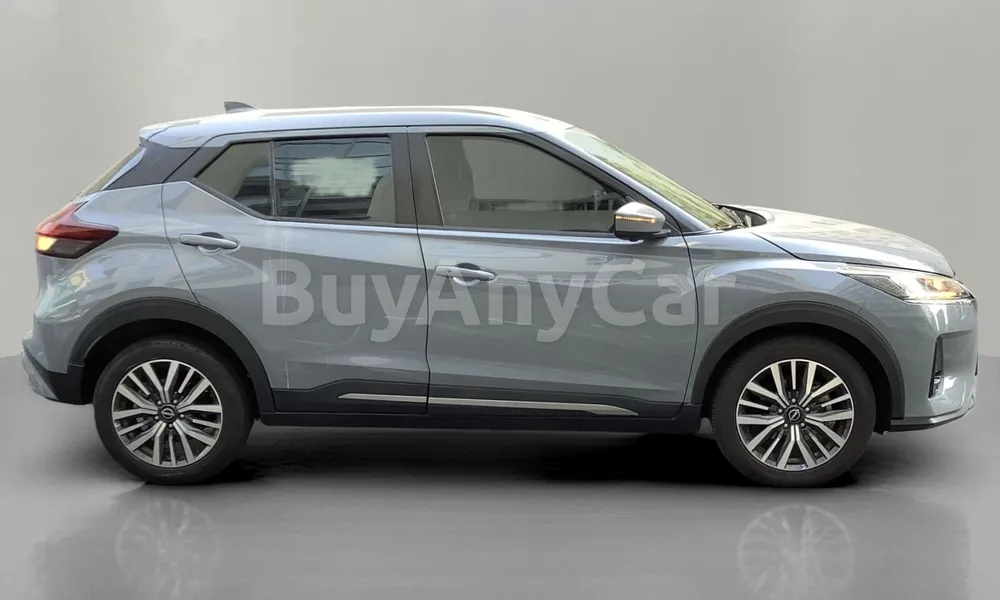 Vehicle photo 3