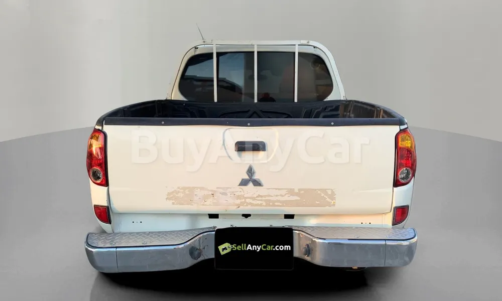 Vehicle photo 2