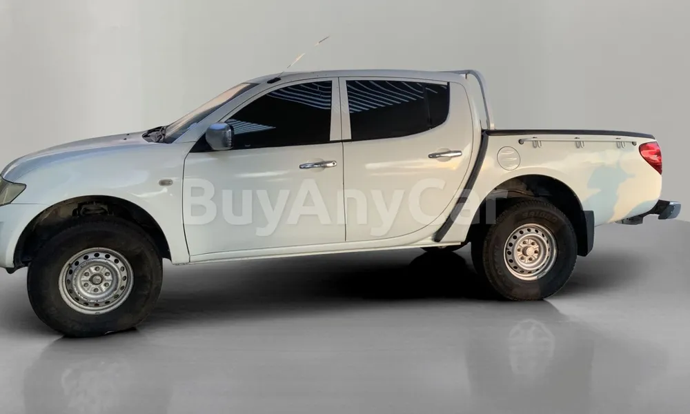 Vehicle photo 4