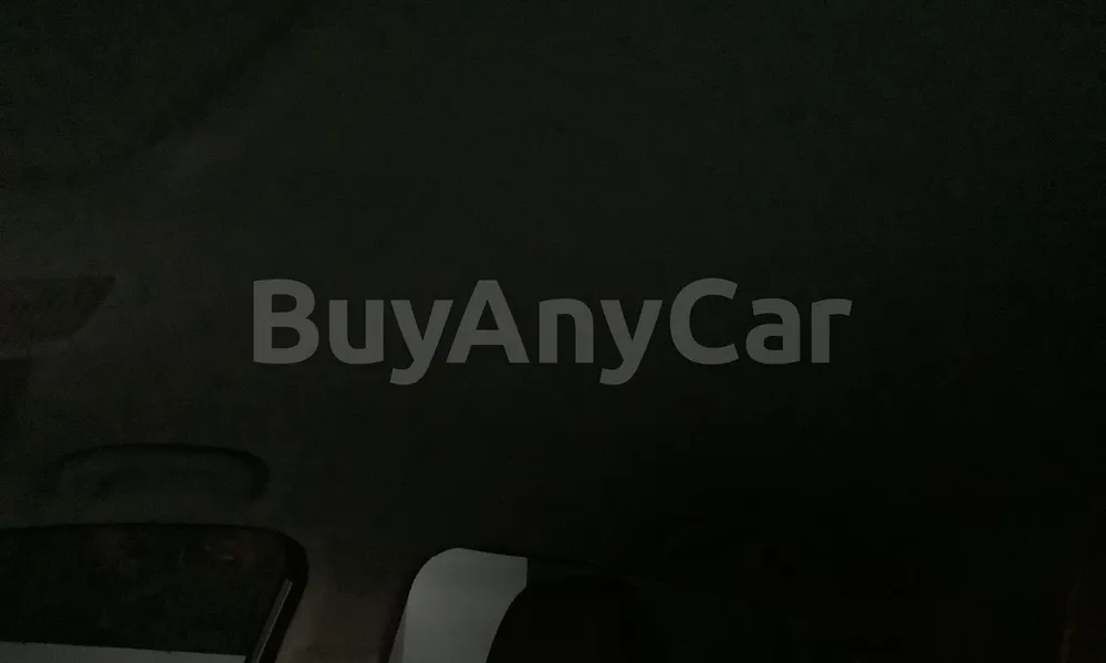 Vehicle photo 9