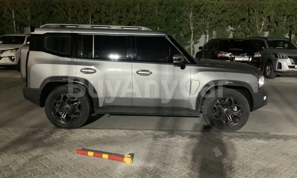 Vehicle photo 3